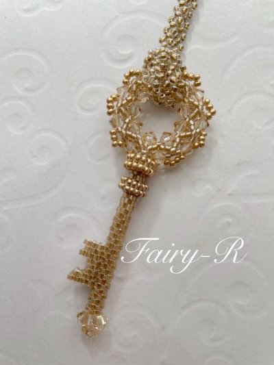 画像4:  NE‐182　 Luckyチャーム　Keyネックレス(ゴールド）